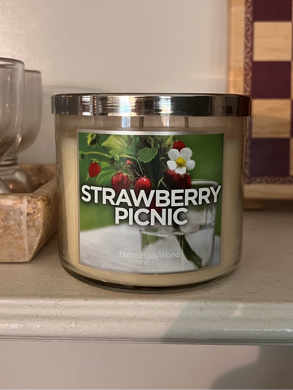 RARE STRAWBERRY PICNIC UNBURNED 3 WICK BATH & BODY CANDLE ✨